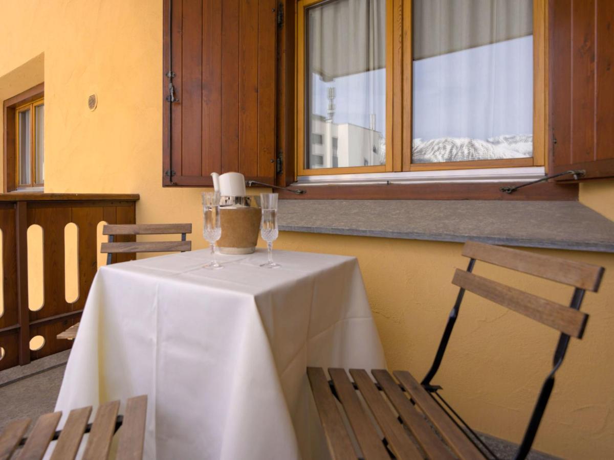 Apartment Chesa Ludains 8 Saint-Moritz Extérieur photo